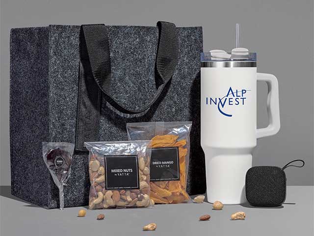 Yatta Graceful Goodies Hamper - Image 5