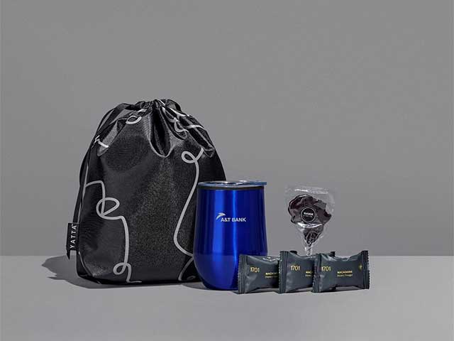 Yatta Snug Surprise Hamper - Image 2